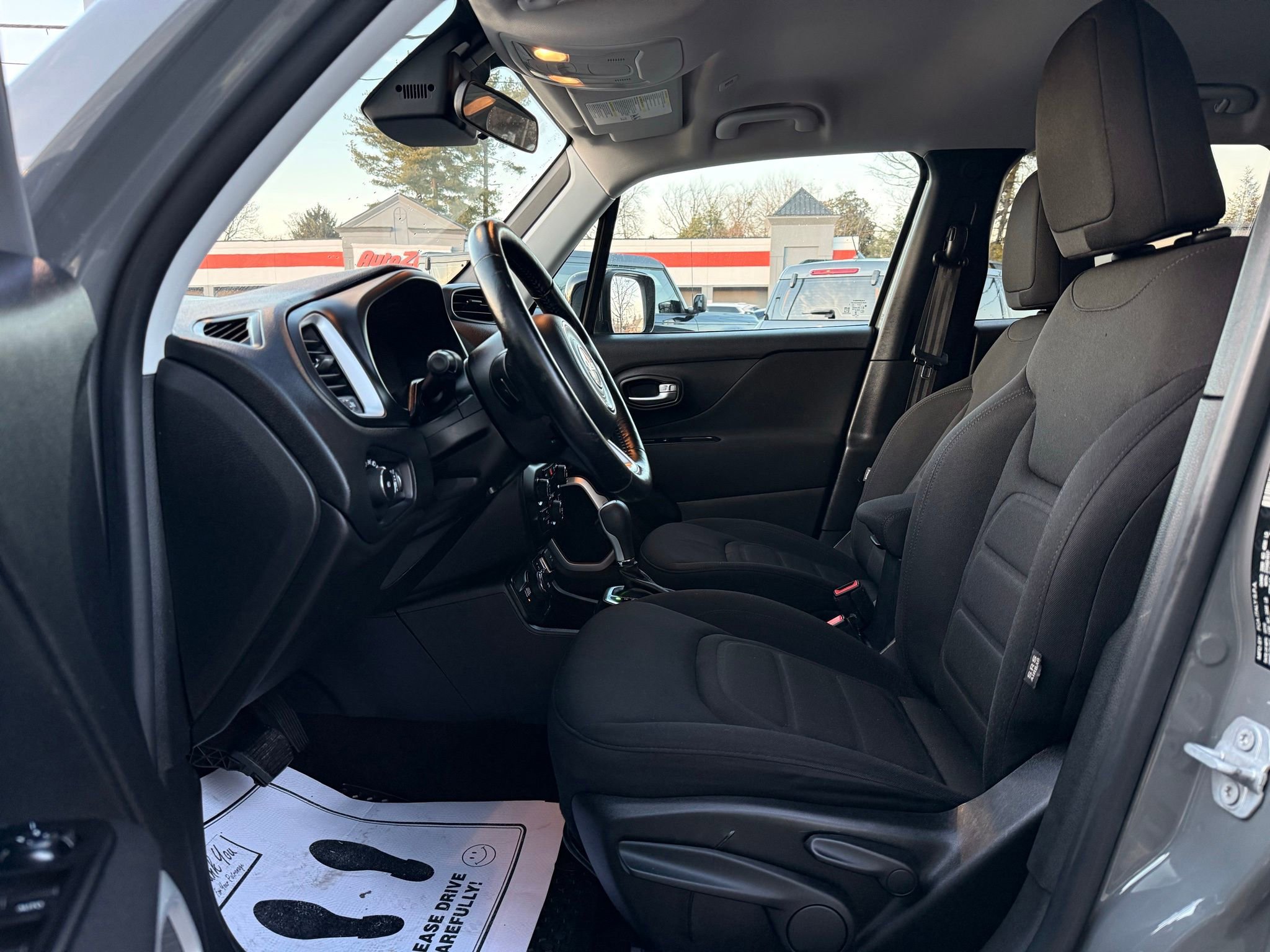 Used 2019 Jeep Renegade Latitude w/ Cold Weather Group image 41
