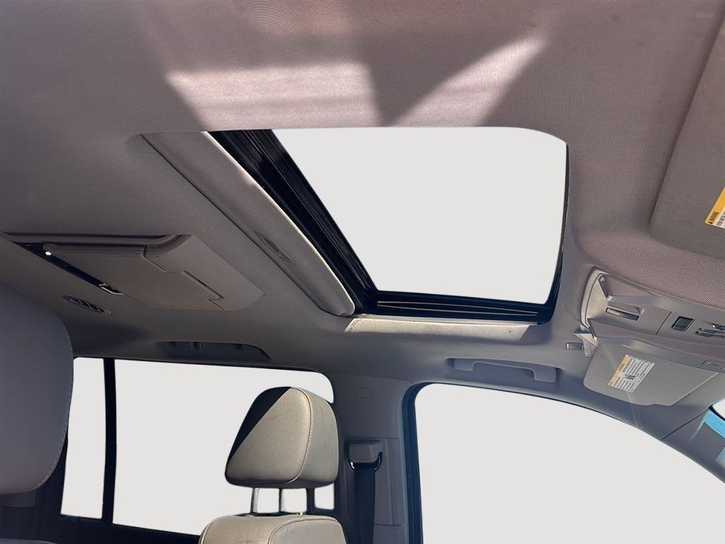 Used 2019 Chevrolet Suburban LT AWD/4WD image 4