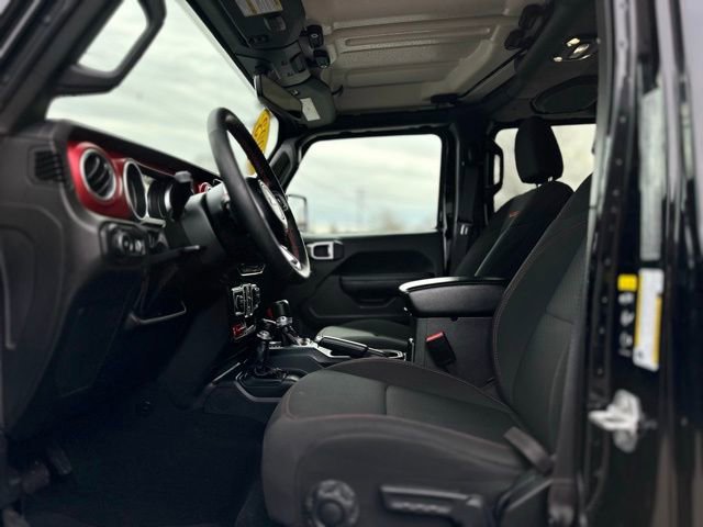 Used 2023 Jeep Wrangler Unlimited Rubicon w/ Cold Weather Group AWD/4WD image 11