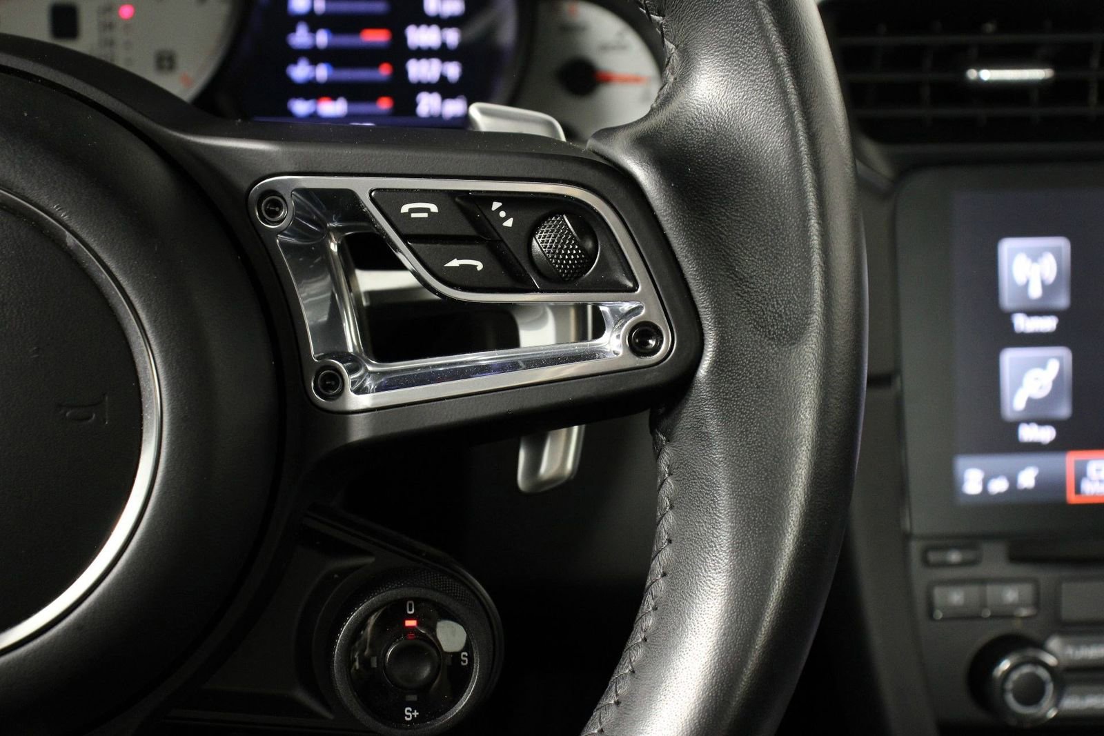 Certified 2017 Porsche 911 Carrera 4S image 15