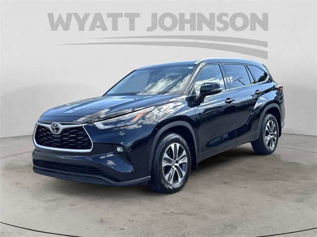 Used 2022 Toyota Highlander XLE