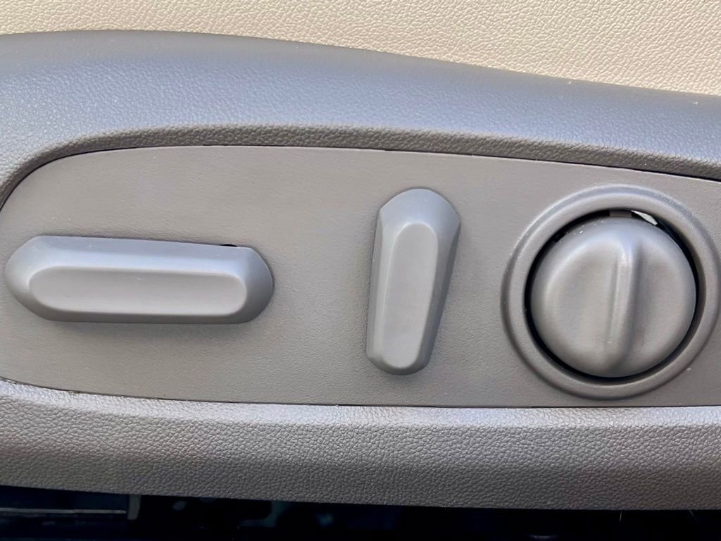 Used 2024 Chevrolet Malibu LT image 28