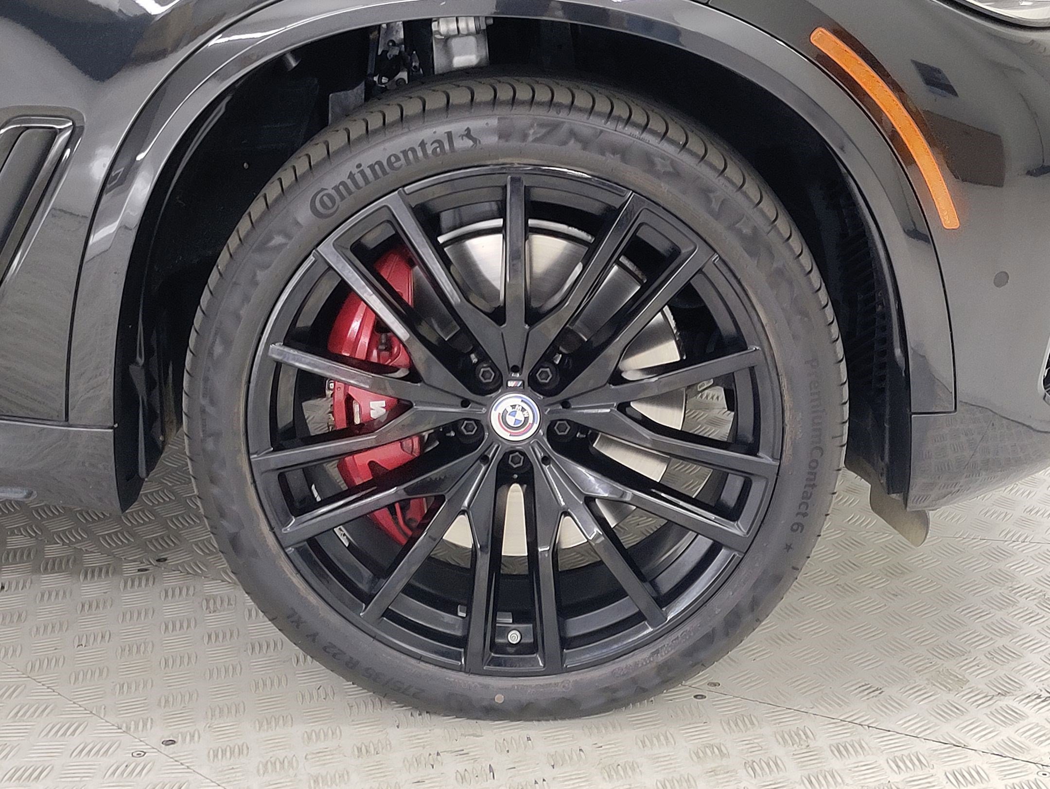 Certified 2023 BMW X5 M50i w/ Executive Package image 4