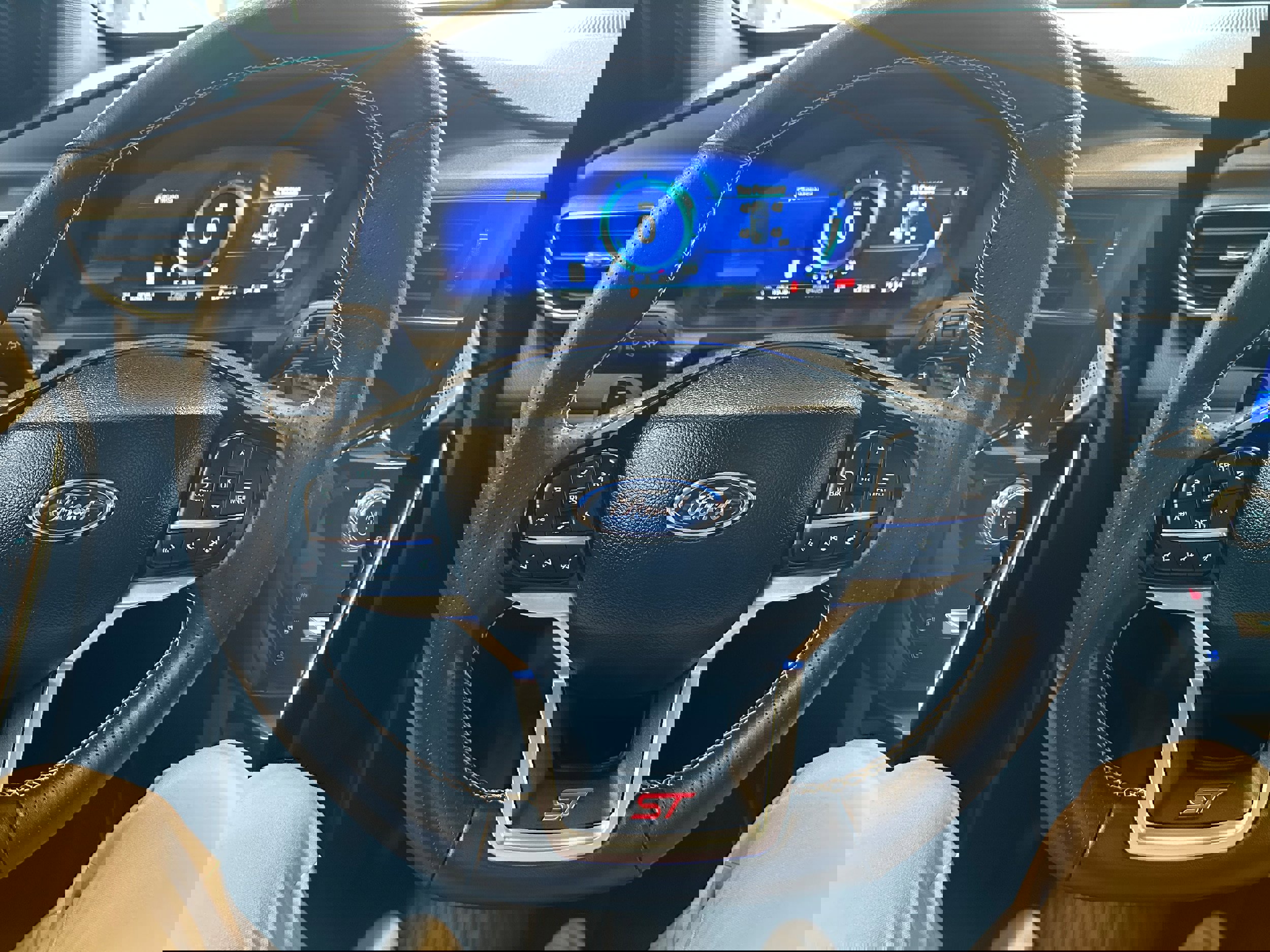 Used 2023 Ford Explorer ST w/ Equipment Group 401A image 25