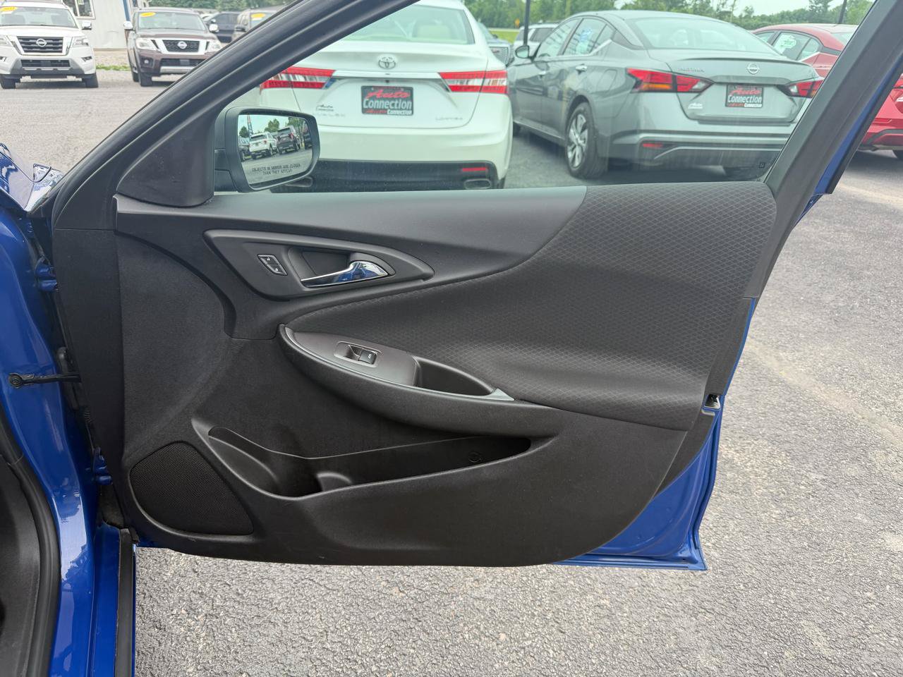 Used 2023 Chevrolet Malibu LS FWD image 19