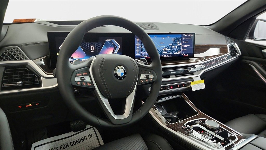 Used 2024 BMW X5 xDrive40i w/ Parking Assistance Package image 32
