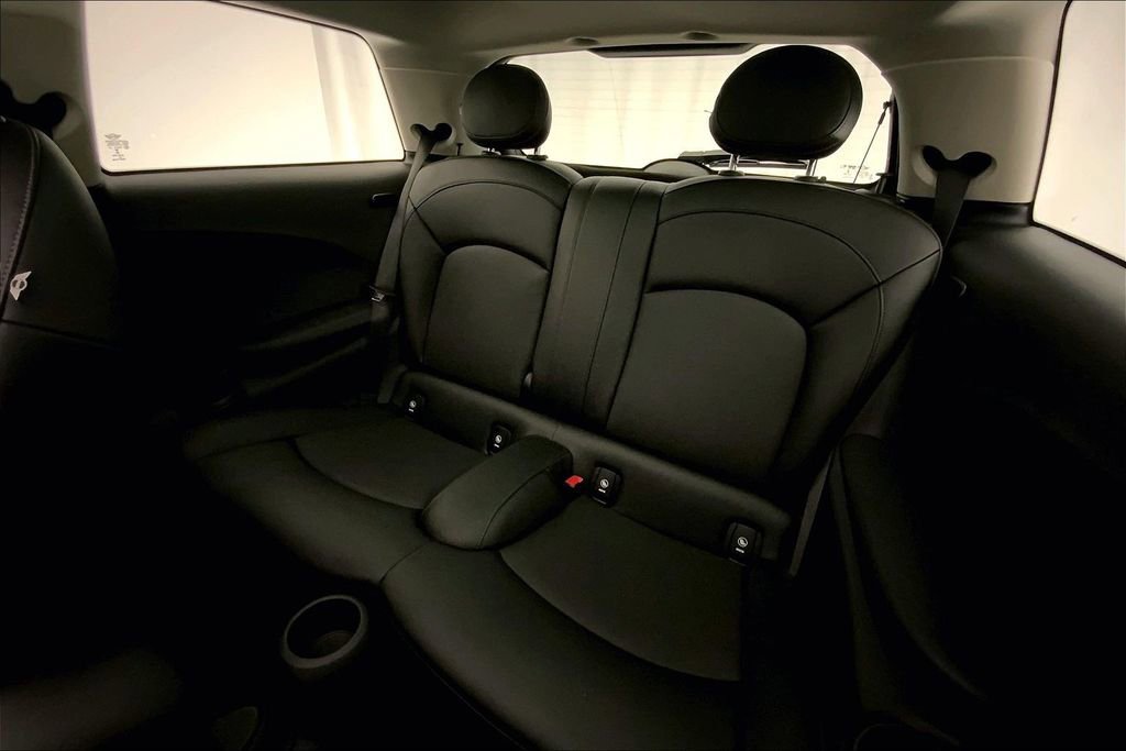 Used 2016 MINI Cooper 2-Door Hardtop image 14