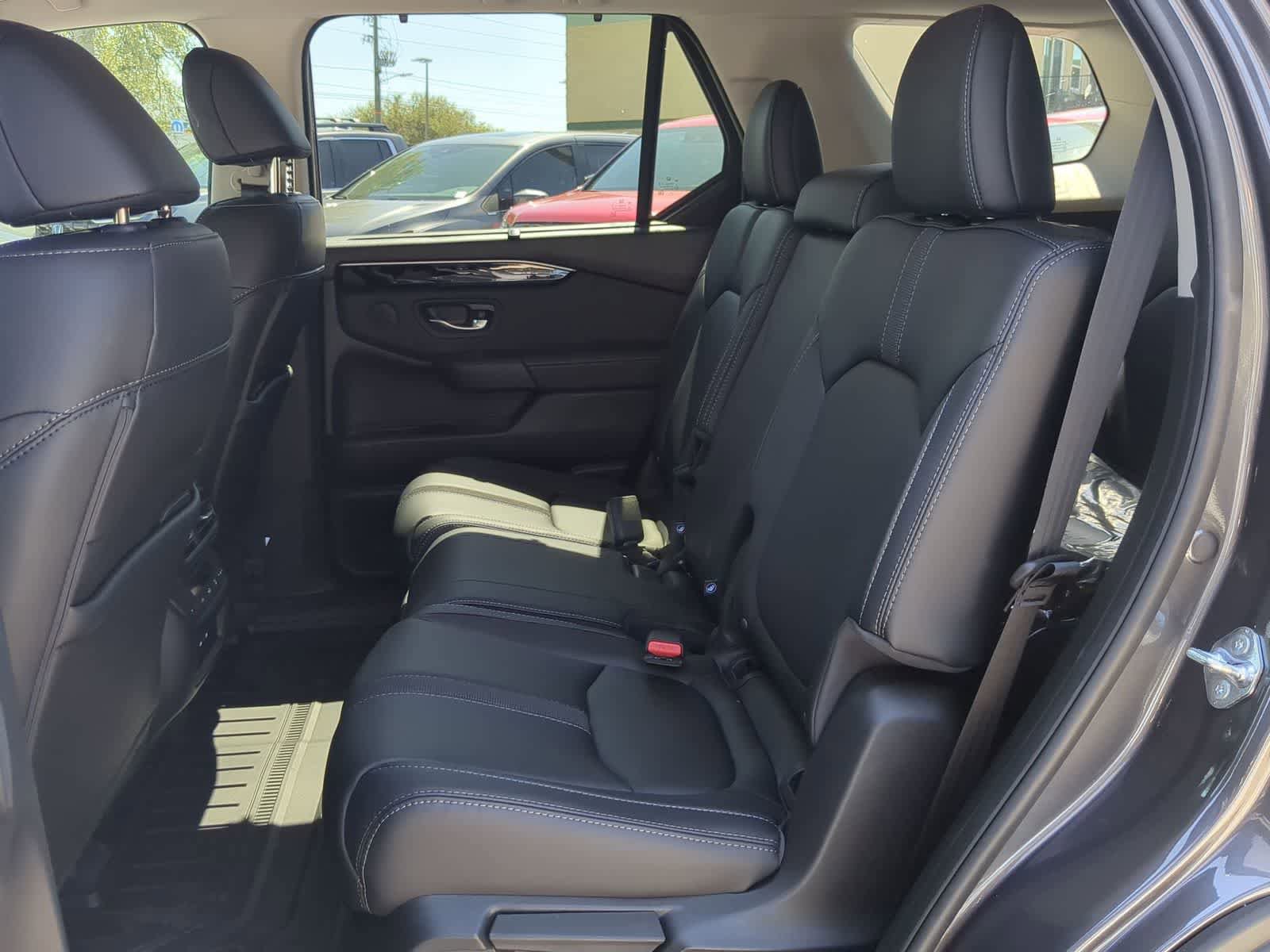 Used 2025 Honda Pilot EX-L image 14