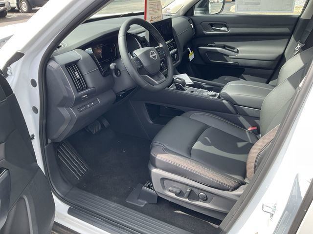 New 2026 Nissan Pathfinder SL w/ SL Premium Package image 9