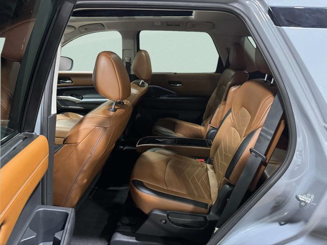 Used 2023 Nissan Pathfinder Platinum AWD/4WD image 24