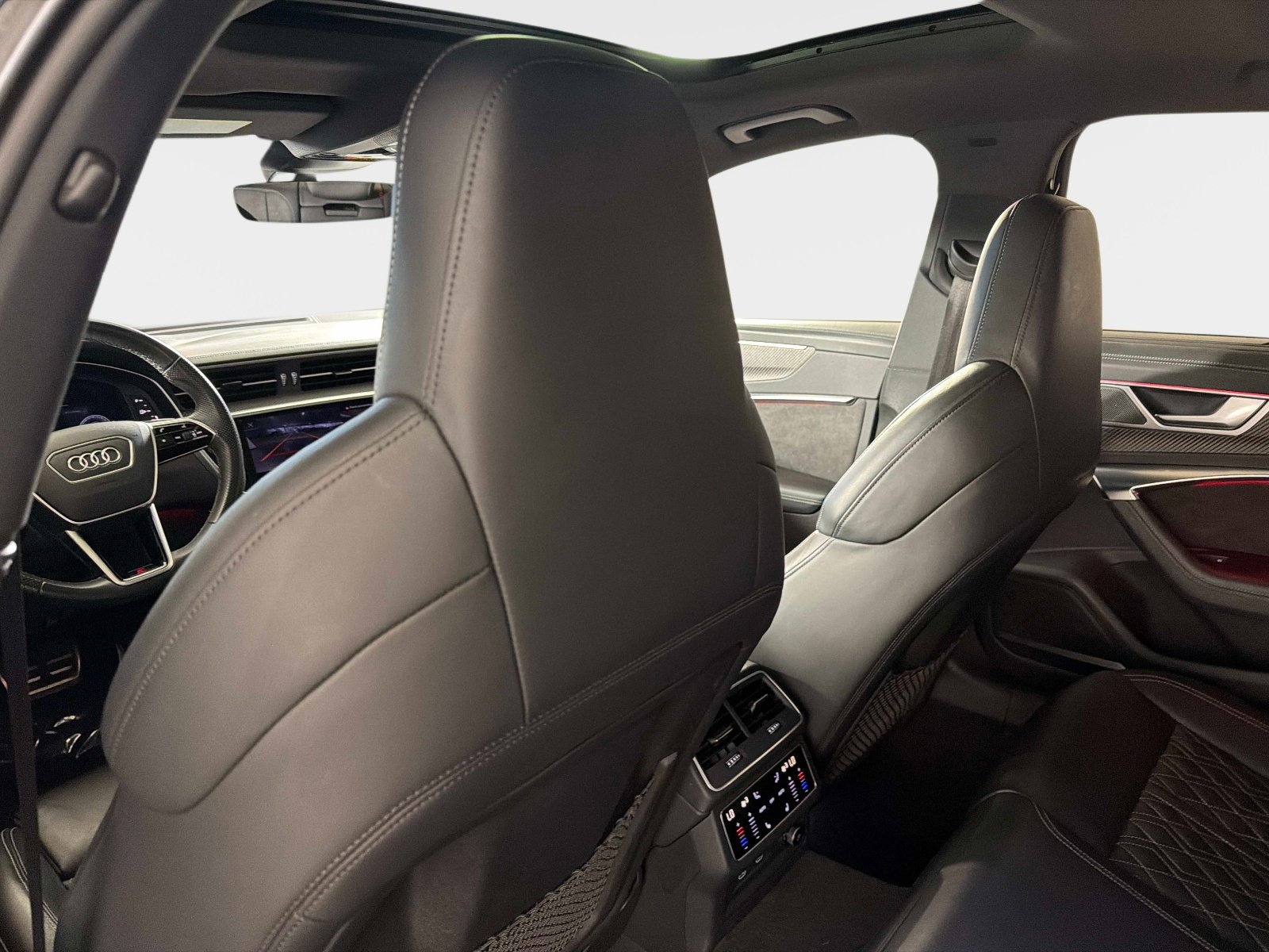 Used 2021 Audi S6 Prestige w/ Prestige Package image 33