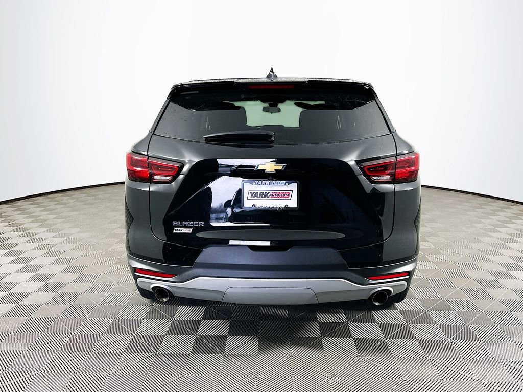 Used 2023 Chevrolet Blazer LT FWD image 9