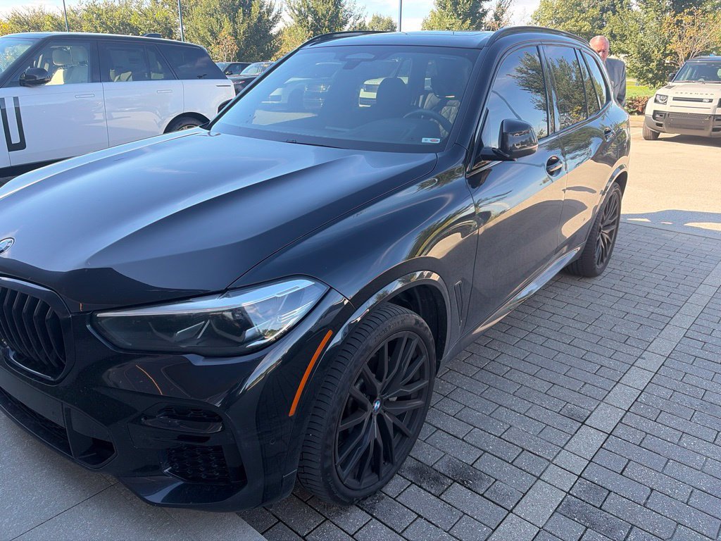 Used 2023 BMW X5 xDrive40i w/ M Sport Package AWD/4WD image 1