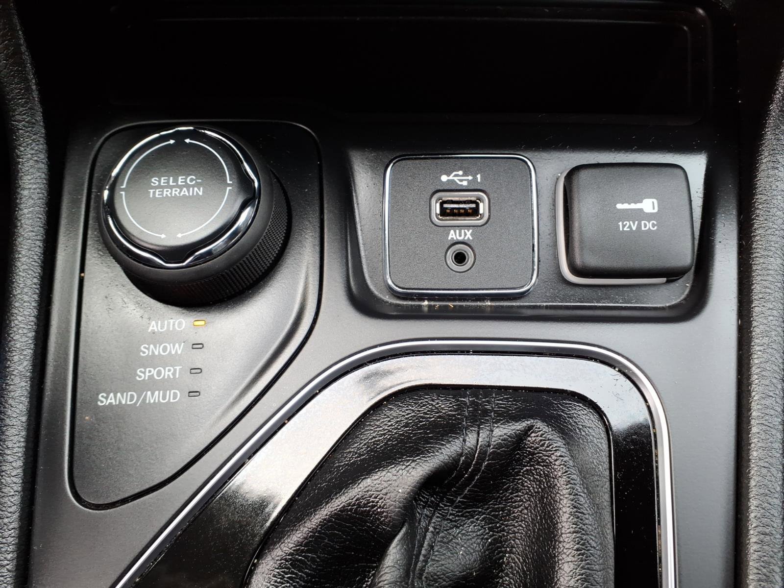 Certified 2020 Jeep Cherokee Latitude Plus image 17