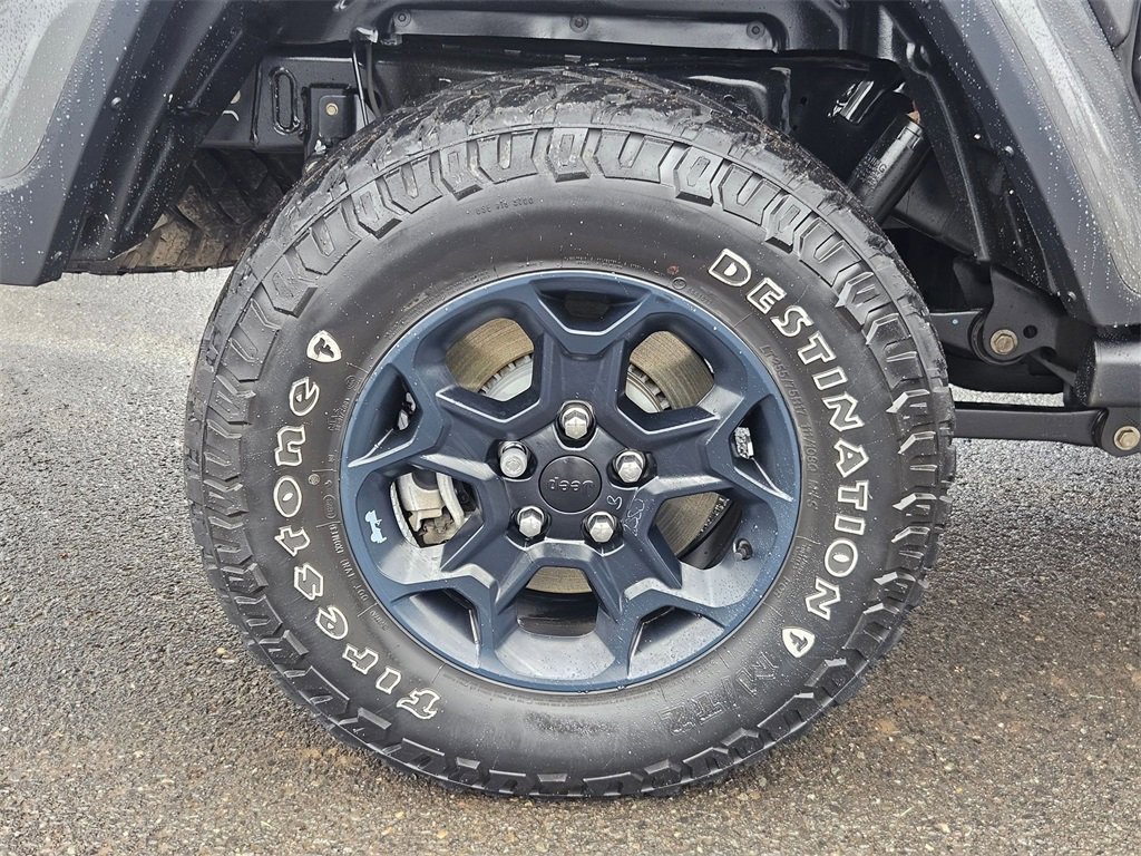 Certified 2023 Jeep Gladiator Willys image 9