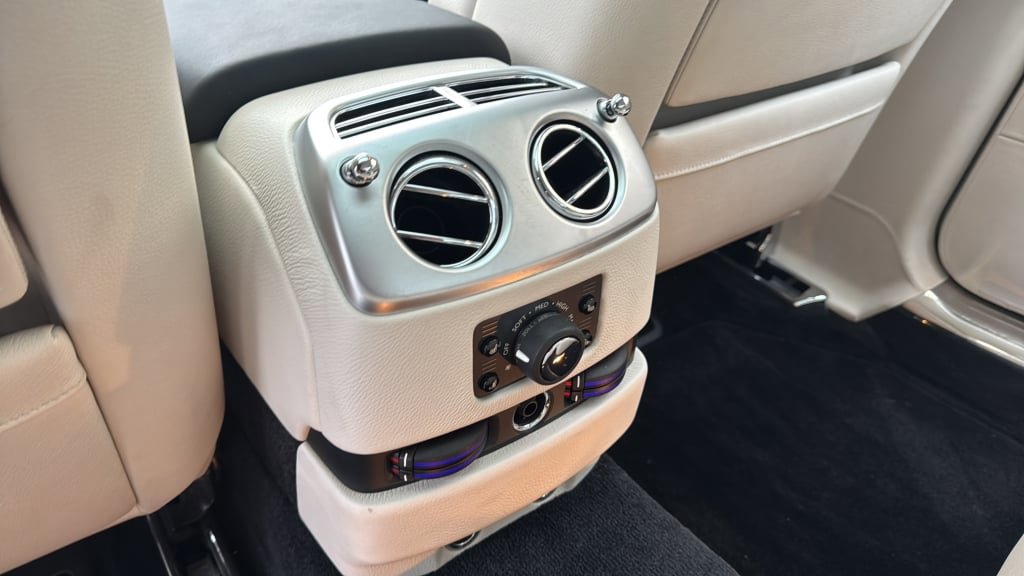 Used 2013 Rolls-Royce Ghost RWD image 28