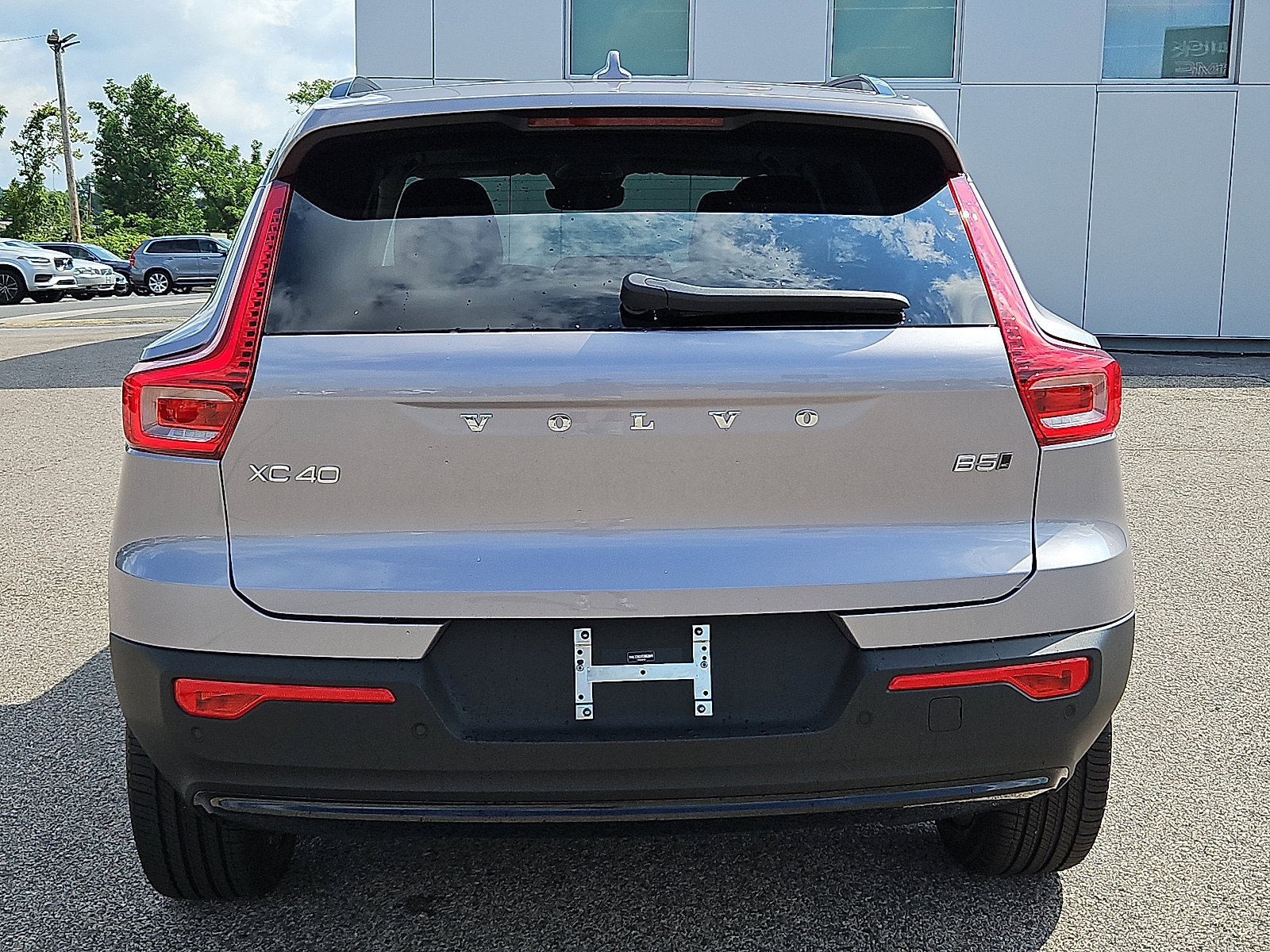 New 2026 Volvo XC40 B5 Plus w/ Protection Package Premier AWD/4WD image 5