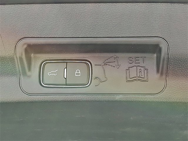 Used 2022 Ford Explorer XLT image 29