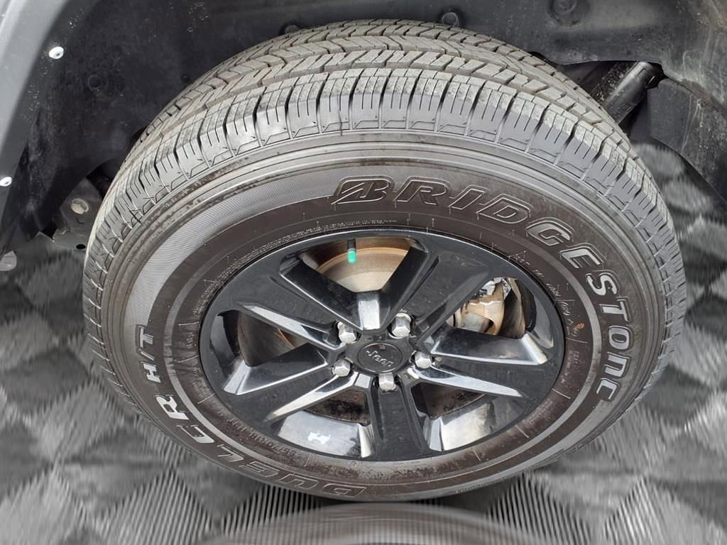 Used 2022 Jeep Wrangler Unlimited Sport image 19