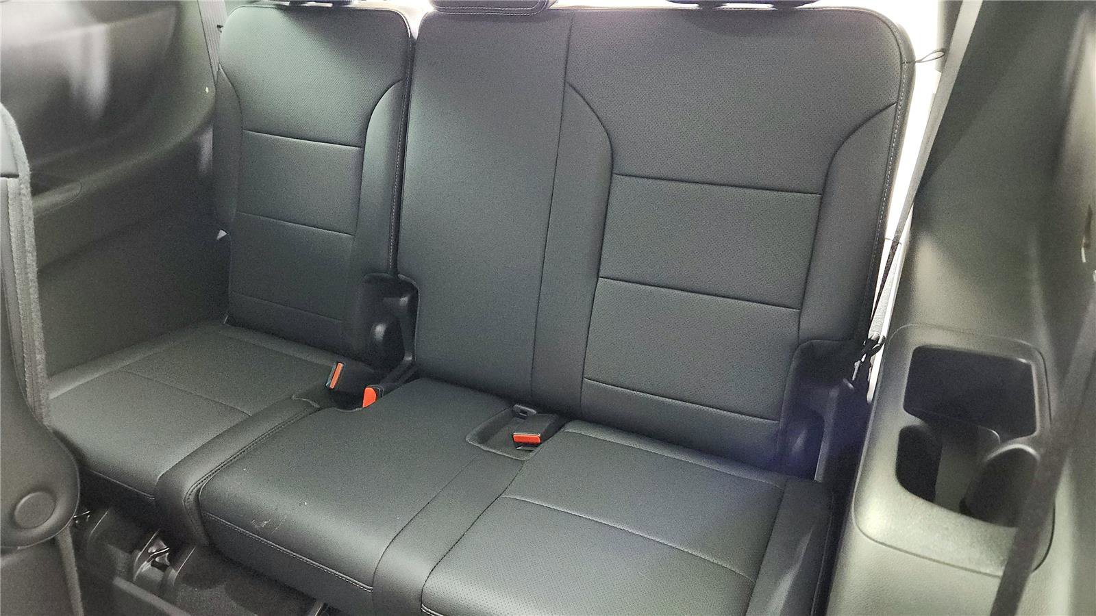 Used 2026 Chevrolet Traverse LT image 17