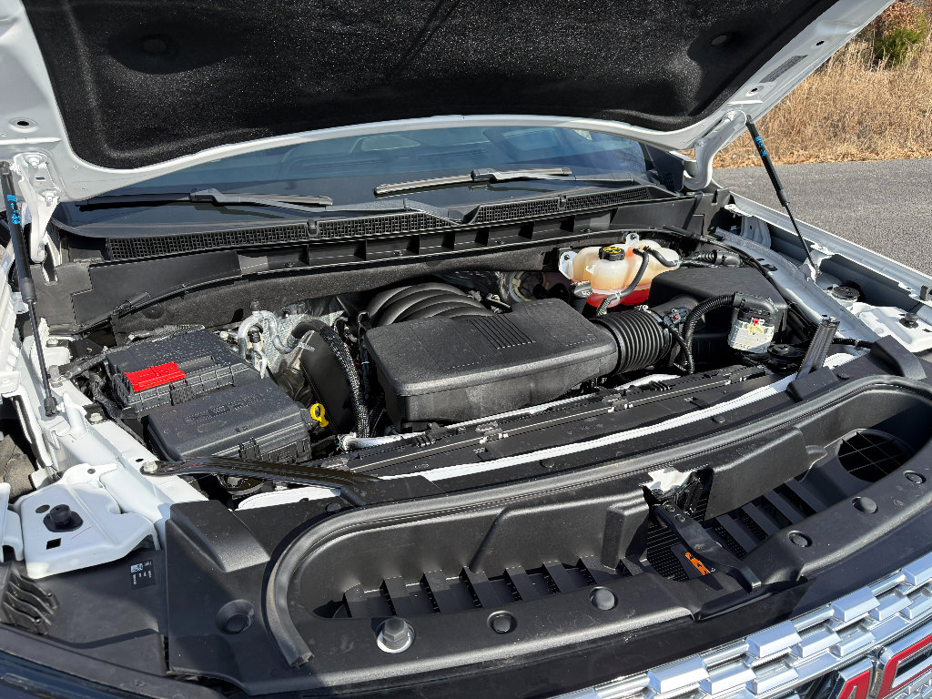 Used 2024 GMC Yukon XL Denali image 17