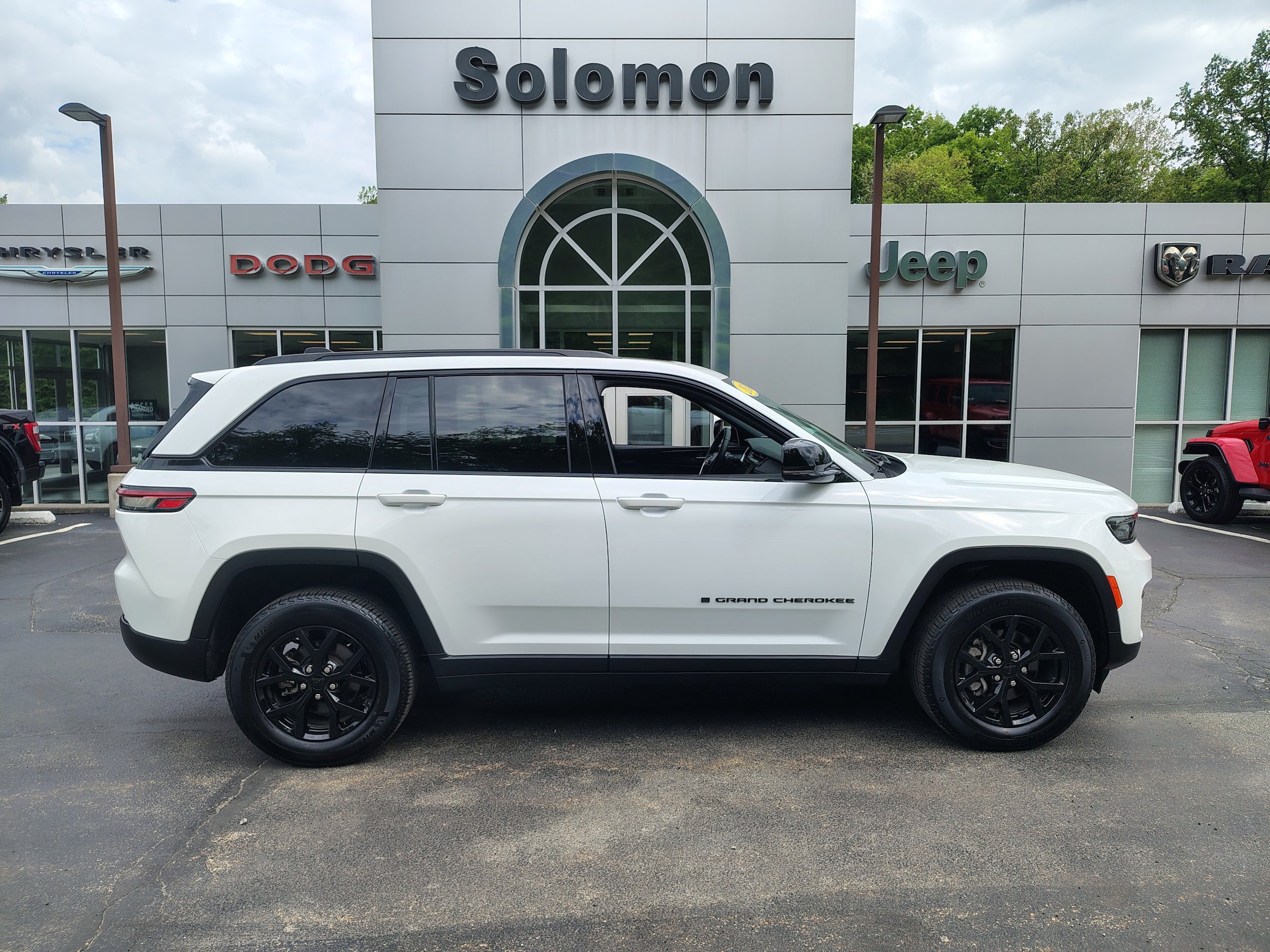 Certified 2024 Jeep Grand Cherokee Altitude