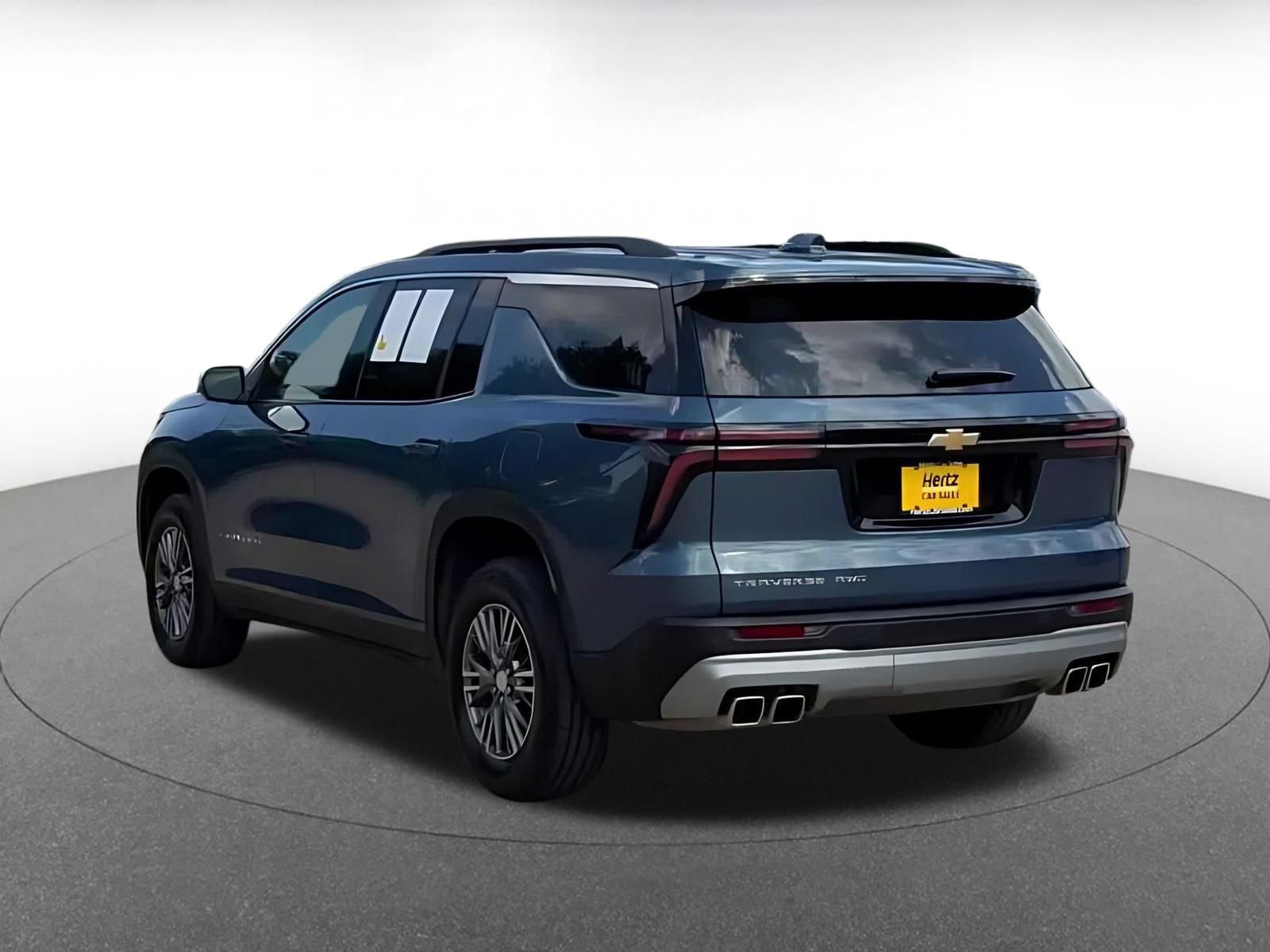 Used 2025 Chevrolet Traverse LT AWD/4WD image 11