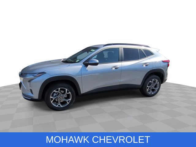 Used 2025 Chevrolet Trax LT w/ LT Convenience Package image 4