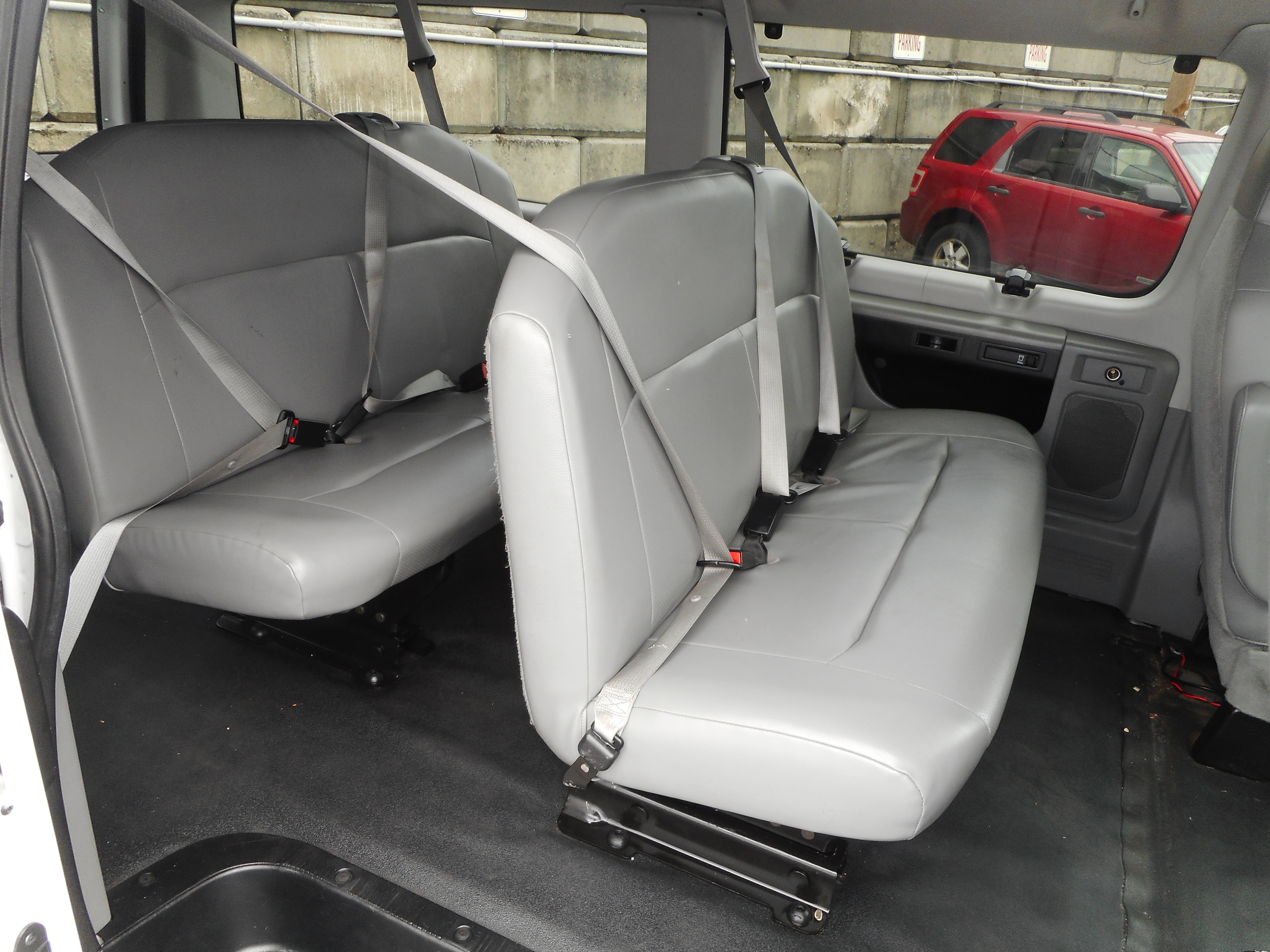 Used 2011 Ford E-150 and Econoline 150 Wagon w/ PWR Windows & Locks Group RWD image 17