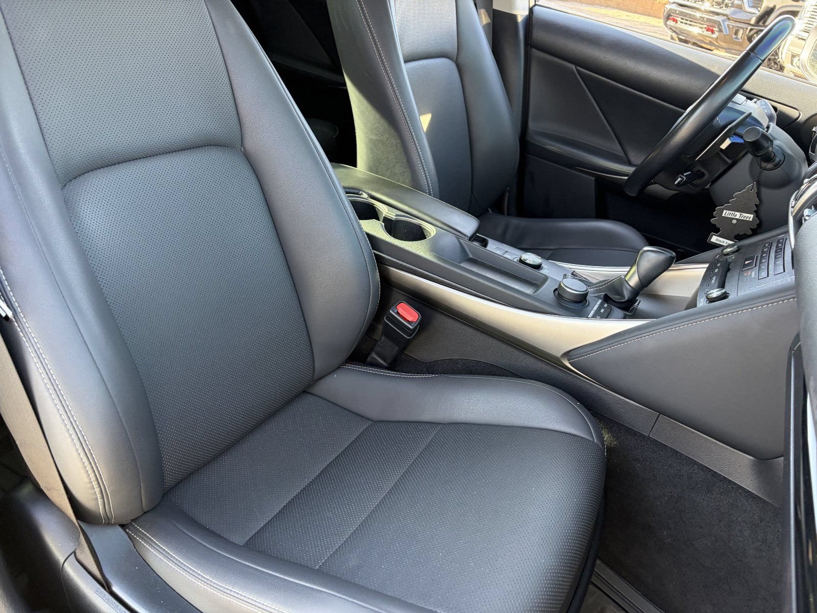 Used 2020 Lexus IS 300 RWD image 11