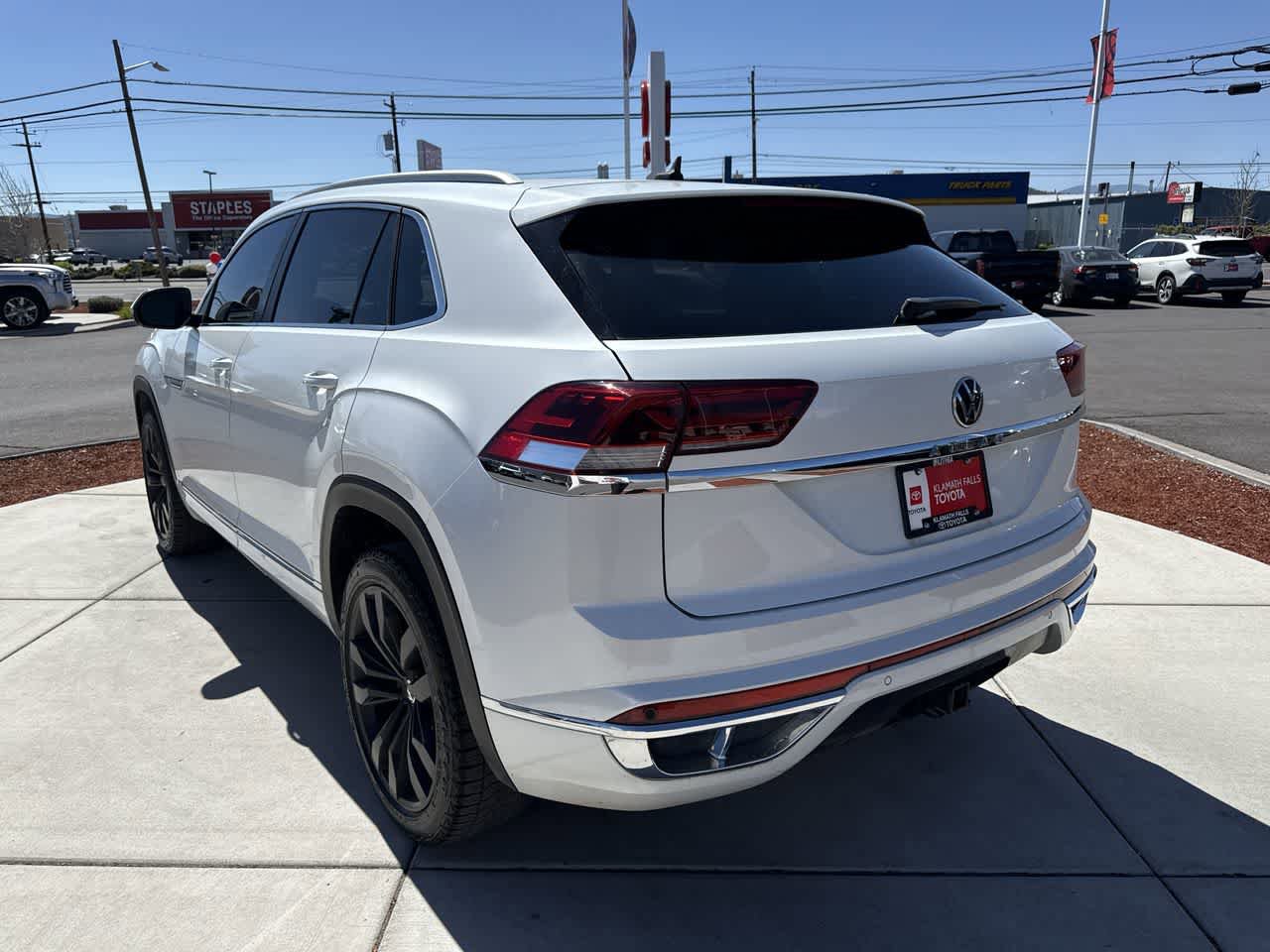 Used 2021 Volkswagen Atlas Cross Sport SEL R-Line AWD/4WD image 5