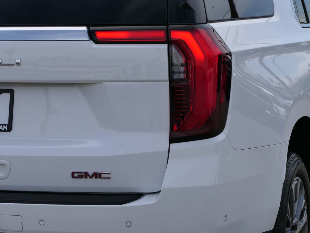 Used 2025 GMC Yukon XL Denali RWD image 5