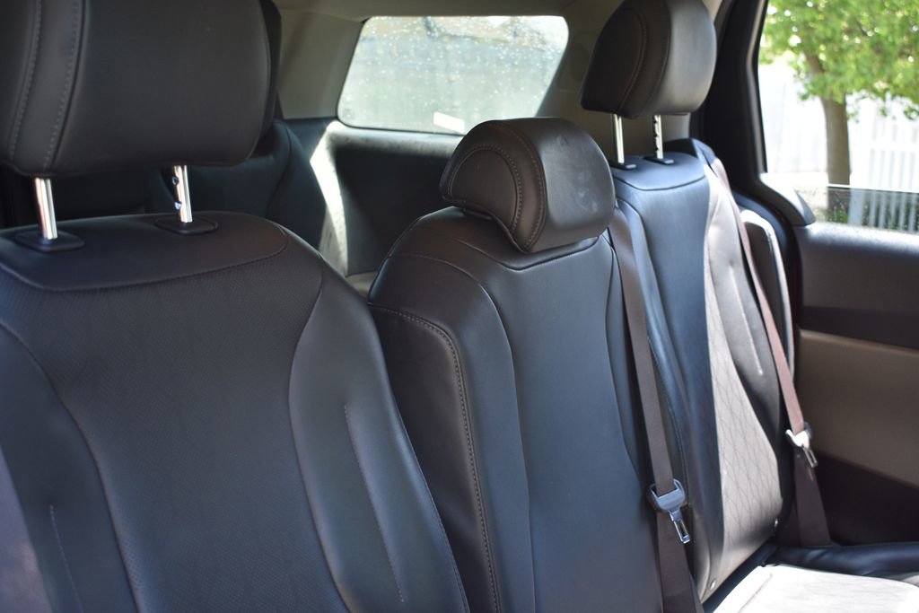 Used 2025 Kia Carnival FWD image 26