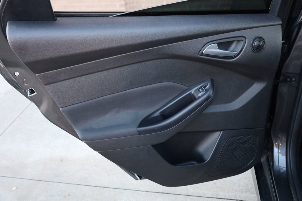 Used 2018 Ford Focus ST w/ Equipment Group 401A image 17