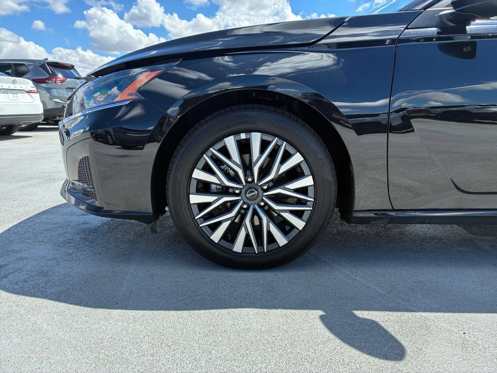 Used 2025 Nissan Altima 2.5 SV FWD image 28