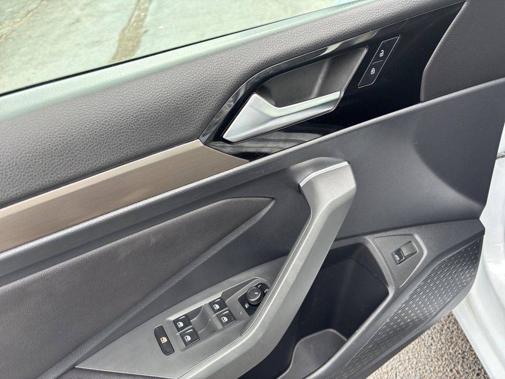 Used 2019 Volkswagen Jetta SEL Premium image 16