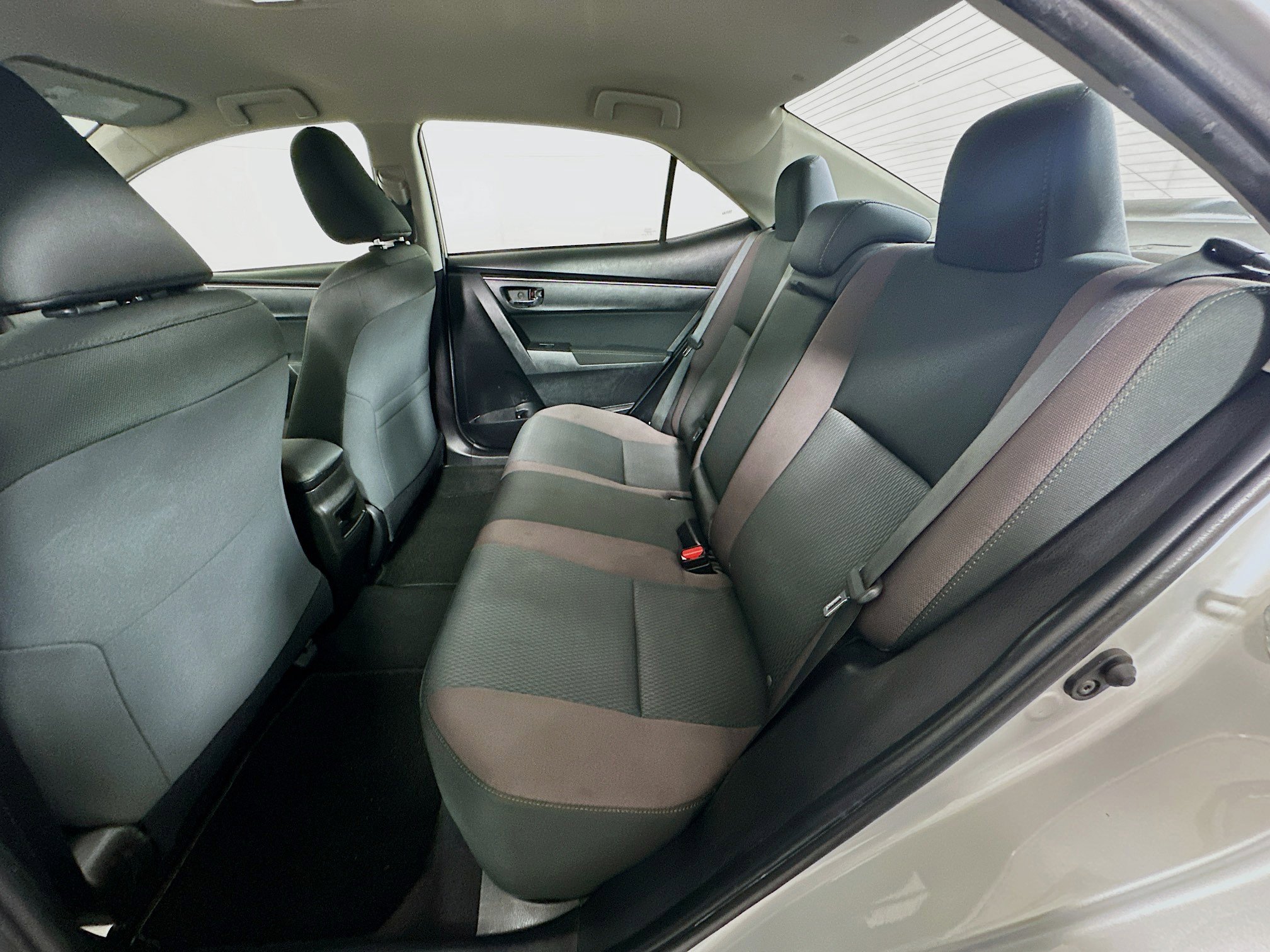 Used 2019 Toyota Corolla LE FWD image 27