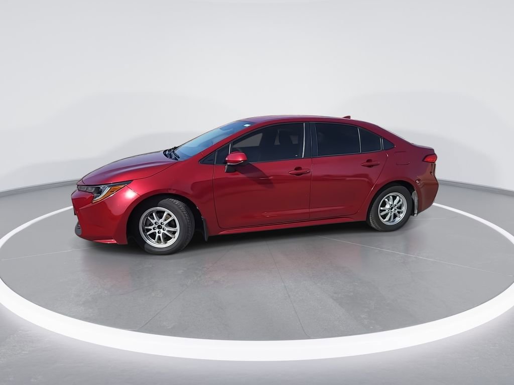 Used 2022 Toyota Corolla LE image 4