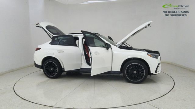 Used 2025 Mercedes-Benz GLC 300 4MATIC image 70