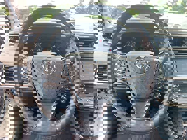 Used 2017 Toyota Avalon Limited FWD image 17