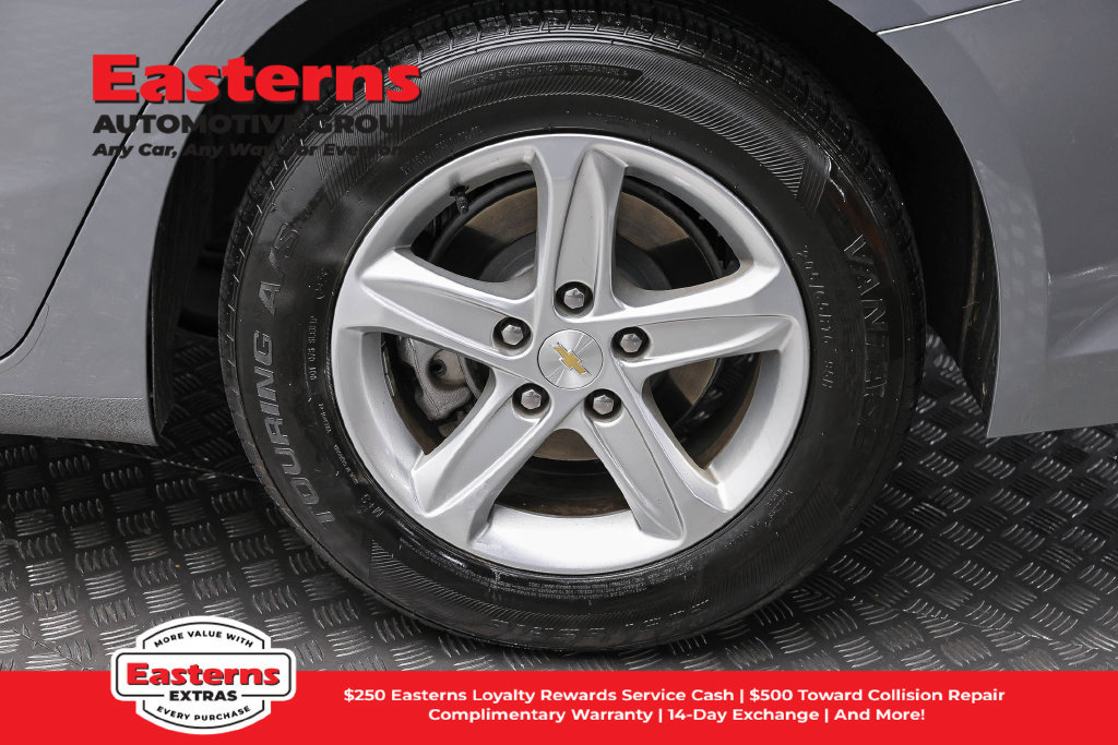 Used 2024 Chevrolet Malibu LT FWD image 9