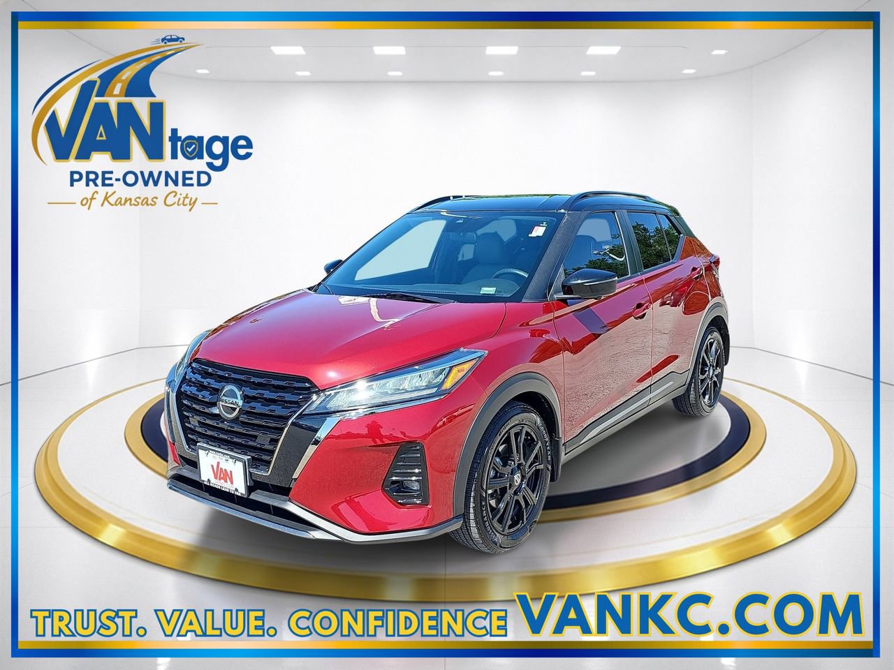 Used 2021 Nissan Kicks SR w/ SR Premium Package FWD image 1
