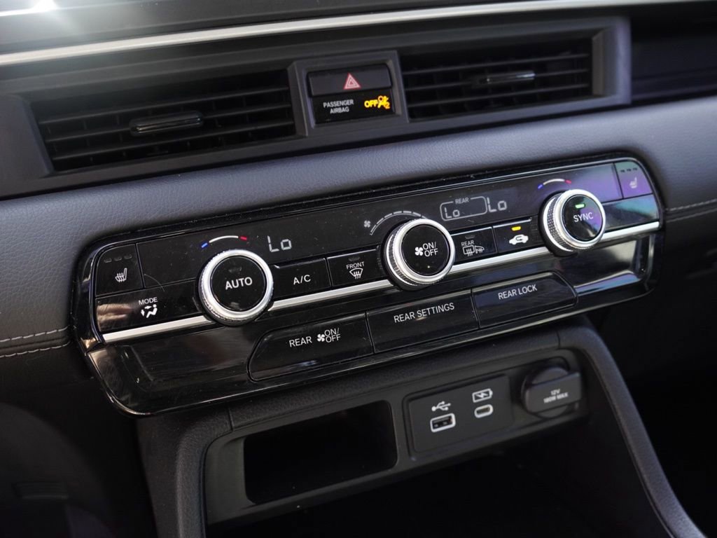 Used 2025 Honda Pilot Touring image 13