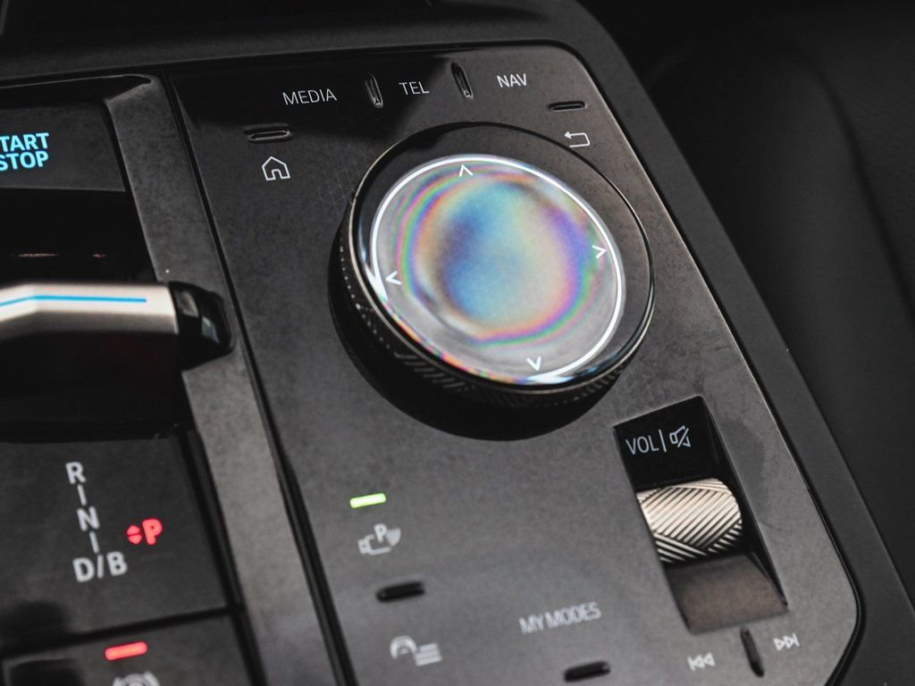 Used 2024 BMW iX xDrive50 w/ Premium Package AWD/4WD image 27