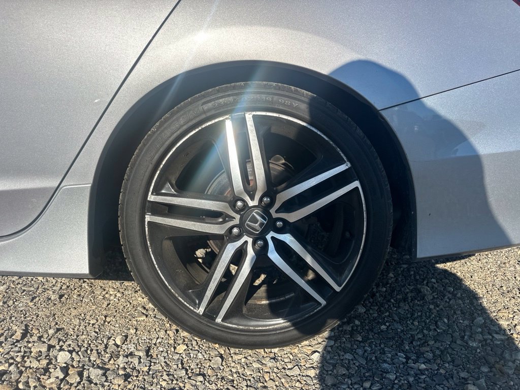 Used 2016 Honda Accord Touring image 7