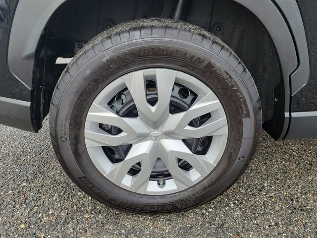 Used 2024 Toyota Corolla Cross L image 5