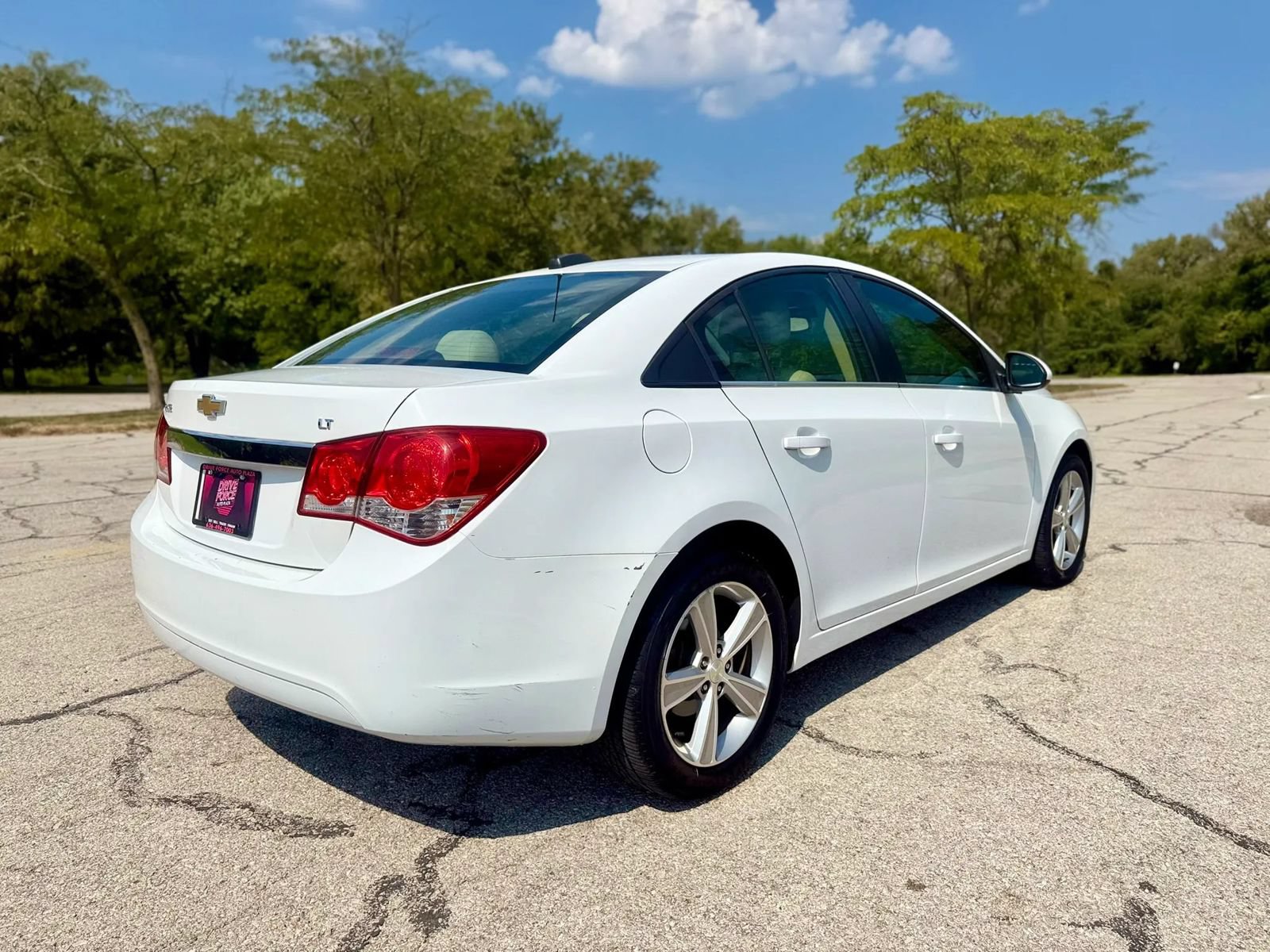 Used 2015 Chevrolet Cruze LT FWD image 5