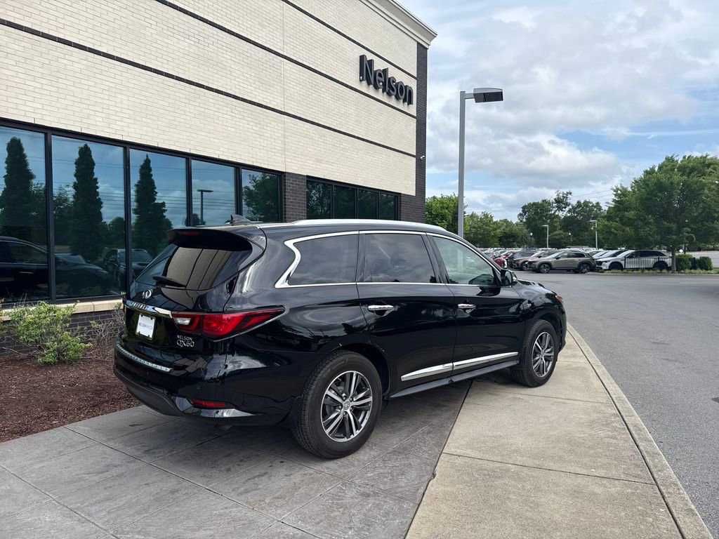 Used 2019 INFINITI QX60 Luxe w/ Essential Package AWD/4WD image 3