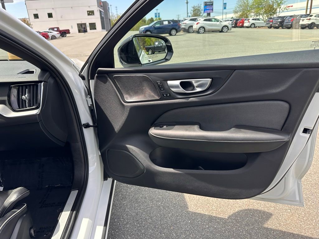 Used 2024 Volvo S60 B5 Plus image 21