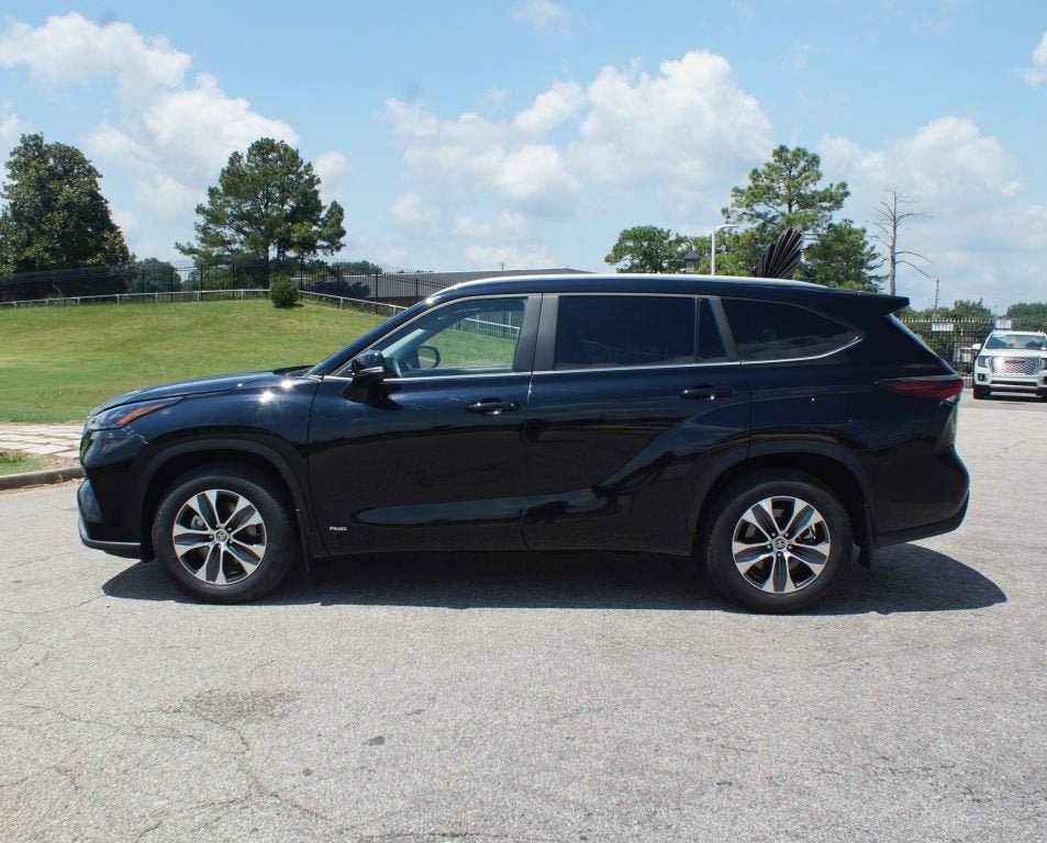 Certified 2026 Toyota Highlander XLE AWD/4WD image 13